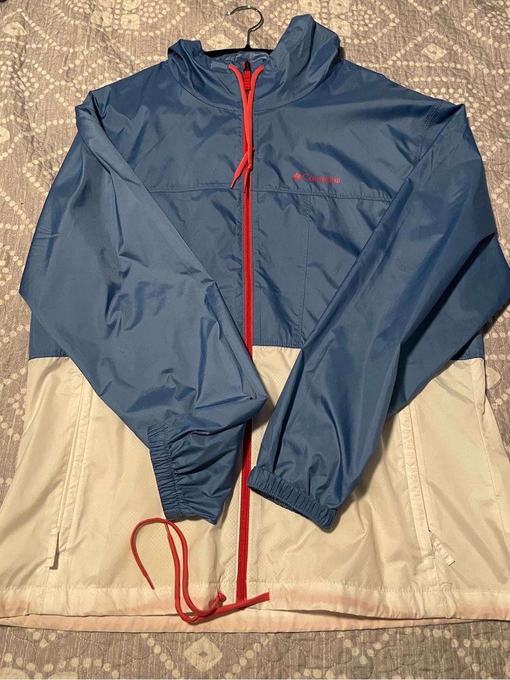 Columbia Two-Tone Blue & Cream Windbreaker Jacket - Size L